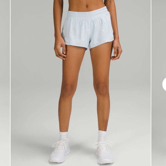 Lululemon | Hotty Hot Low-Rise Lined Short 2.5" Inseam in Powder Blue - Picture 2 of 16